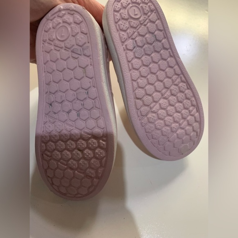 2 pairs Baby girl shoes.  Size 7‎ and newborn size - Picture 13 of 13